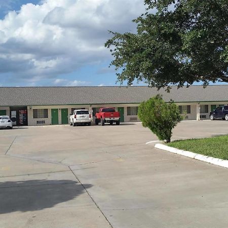 Garden Inn & Suites Hebbronville ภายนอก รูปภาพ
